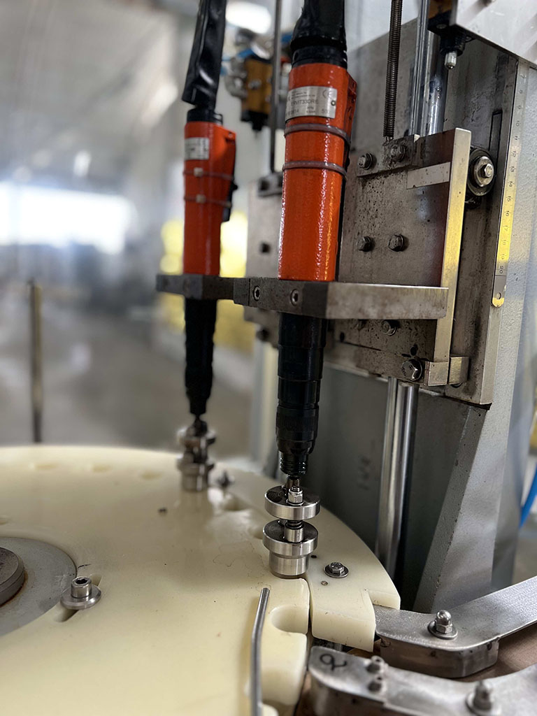 filling-capping-machine-bottles-mar-m39-used-7