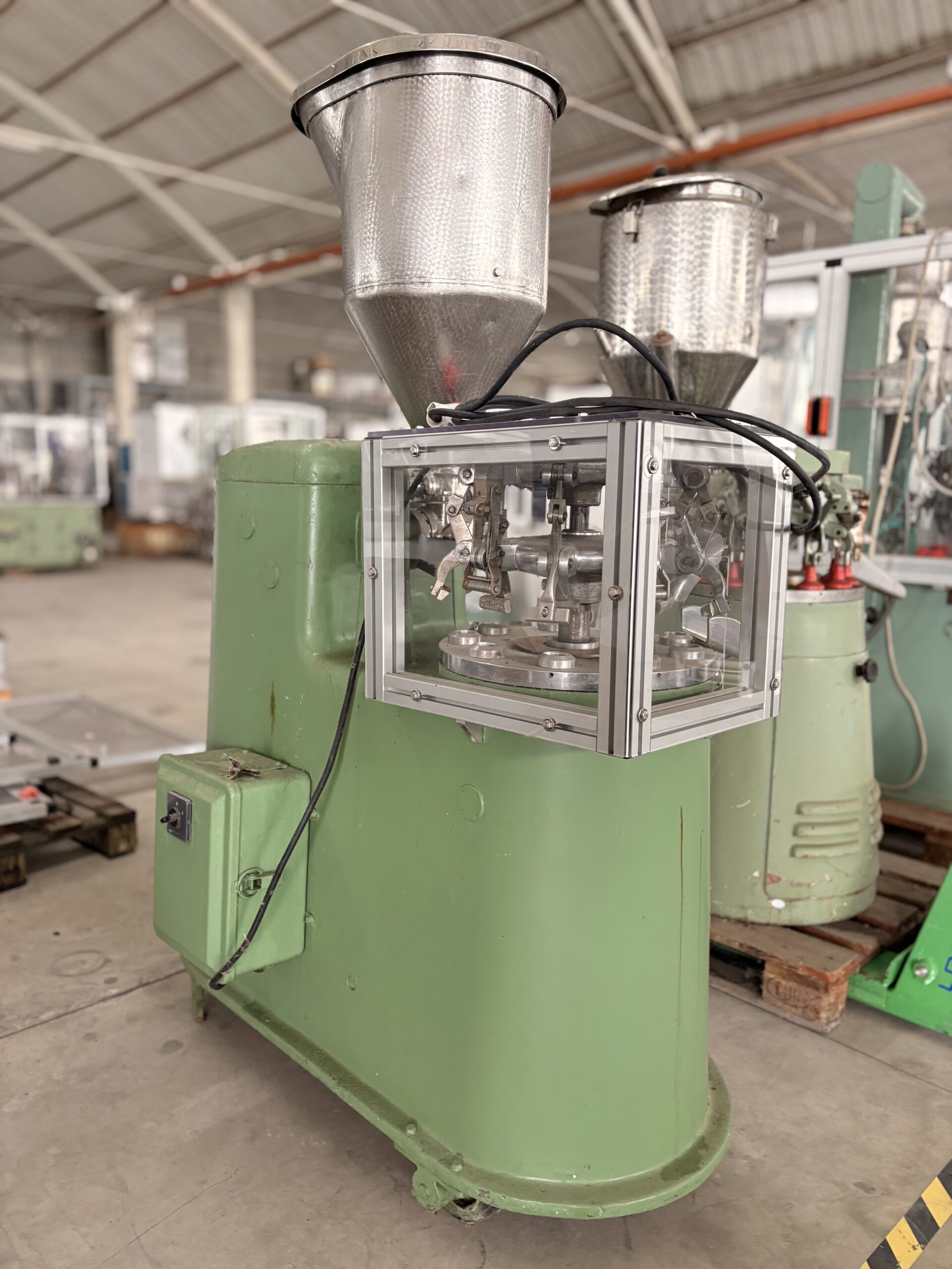 TUBE FILLING MACHINE - TONAZZI 01 CR