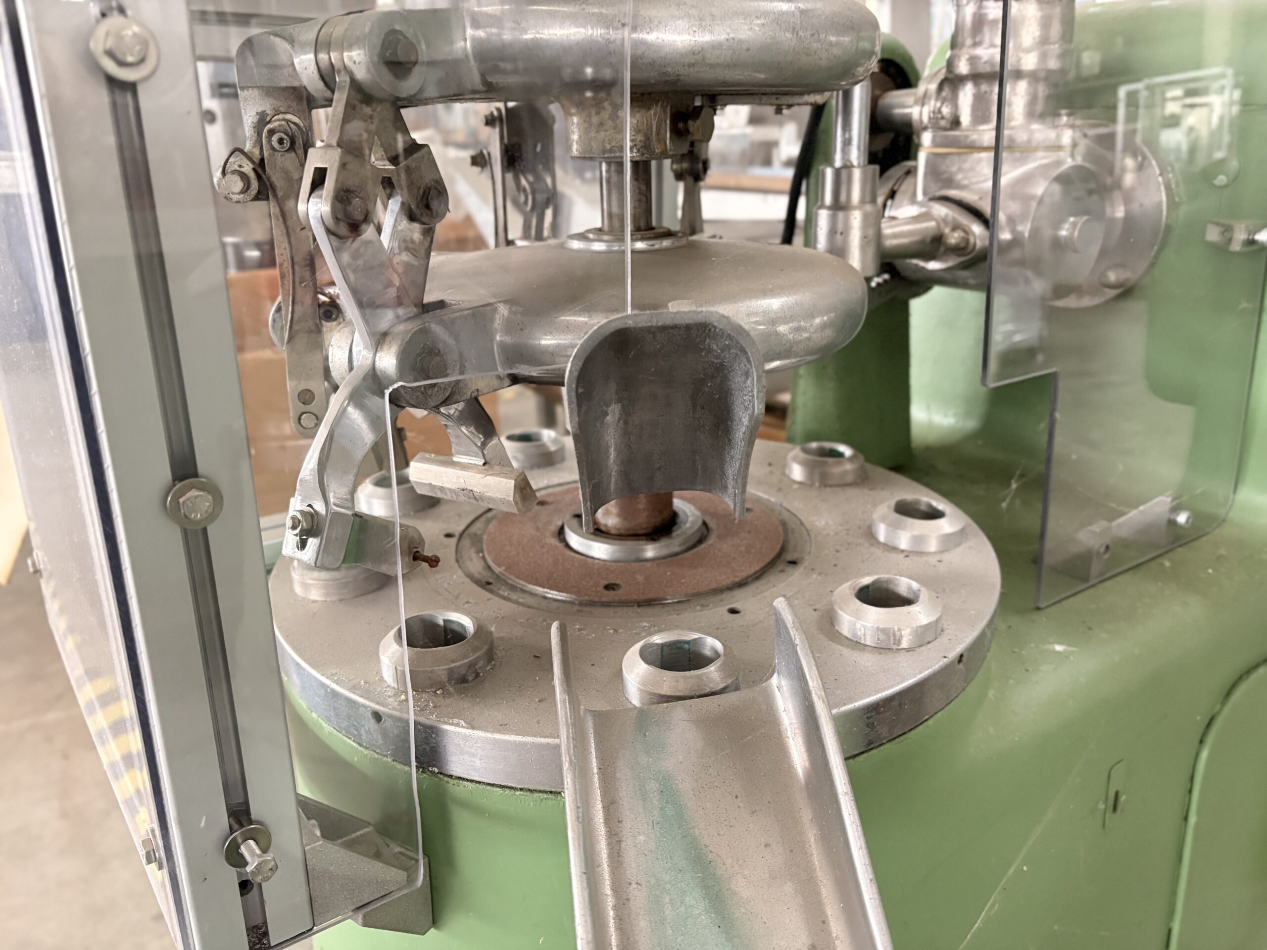 tube-filling-machine-tonazzi-01-cr-used-3