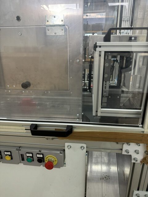 face-mask-machine-used-12